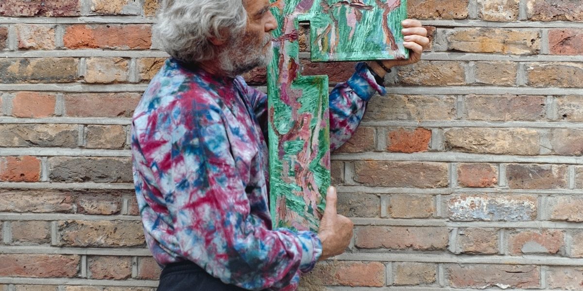 Ivan Gallery expune lucrări târzii ale artistului Paul Neagu