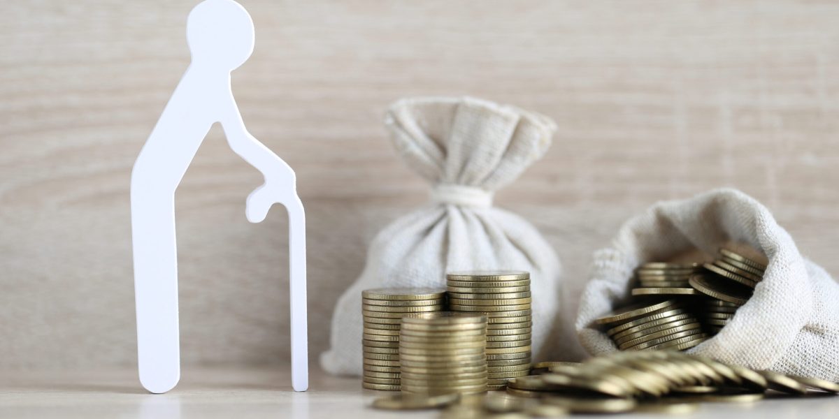 Pensii de râs după 30+ ani de muncă în România: Dezamăgirea pensionarilor