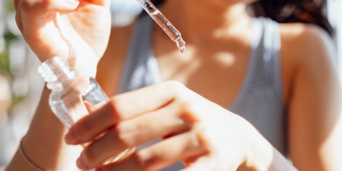 Peptidele, noul elixir al frumuseții? Promisiuni mari, riscuri pe măsura lor