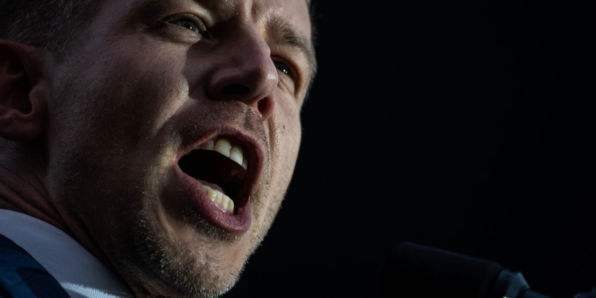 Simion, dans pe morminte urmat de atacuri mincinoase: UDMR implicat