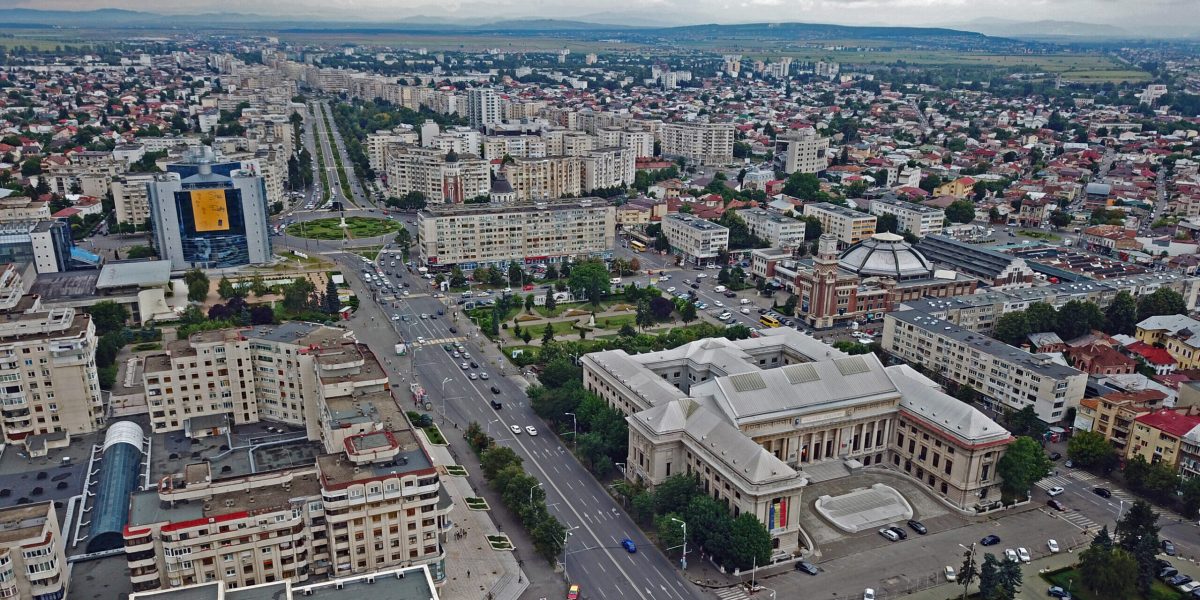 Tineri din Ploiești, în 2026: Ce opțiuni au? E trist, dar… Limitate!