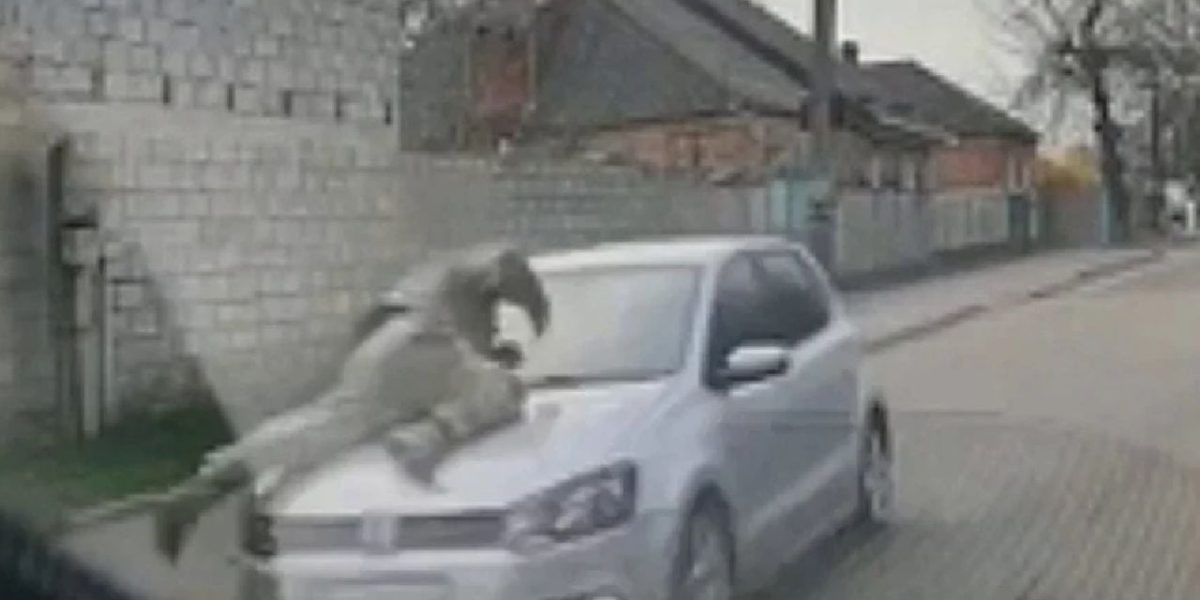 Șofer fugar calcă un polițist militar la Kropivnîțki, Ucraina