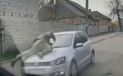 Șofer fugar calcă un polițist militar la Kropivnîțki, Ucraina