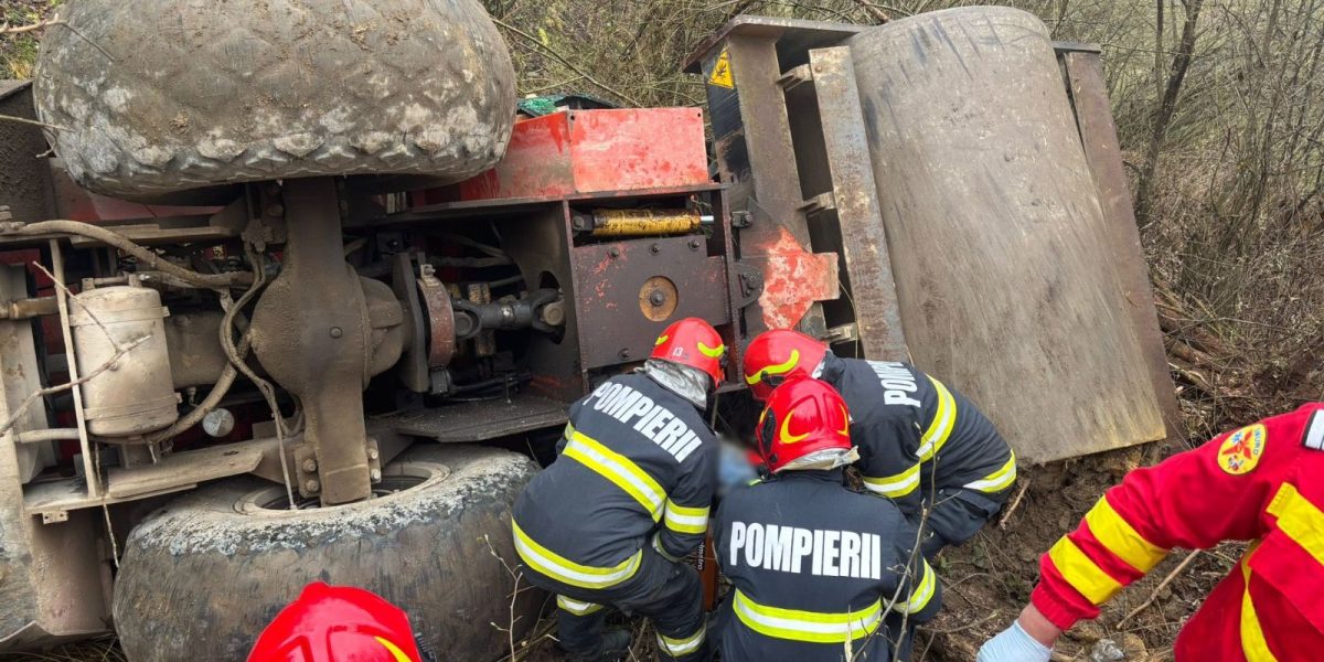 Bărbat zdrobit de utilaj într-o râpă adâncă din Bihor