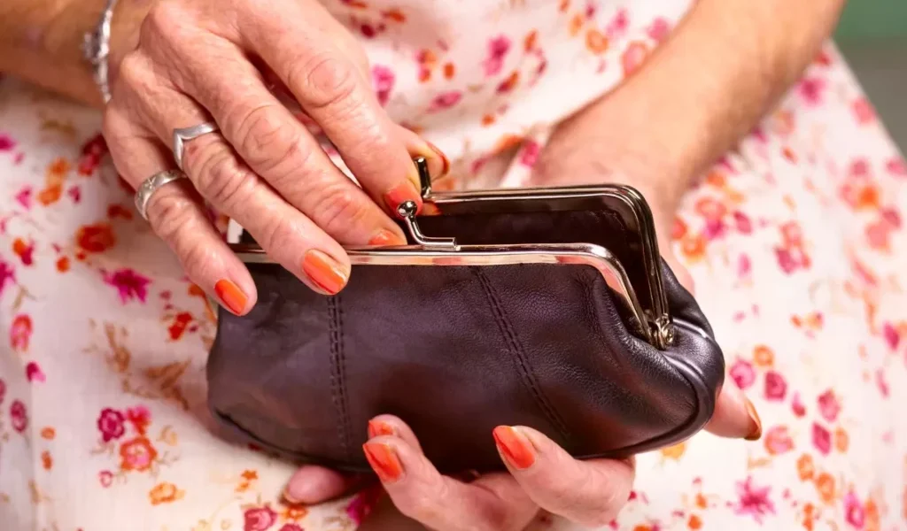 Ce pensie mică primești: Calculează statul pentru munca pe salariul minim