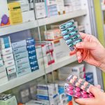 Farmacist în România: 5 ani de studii, pentru ce salarii