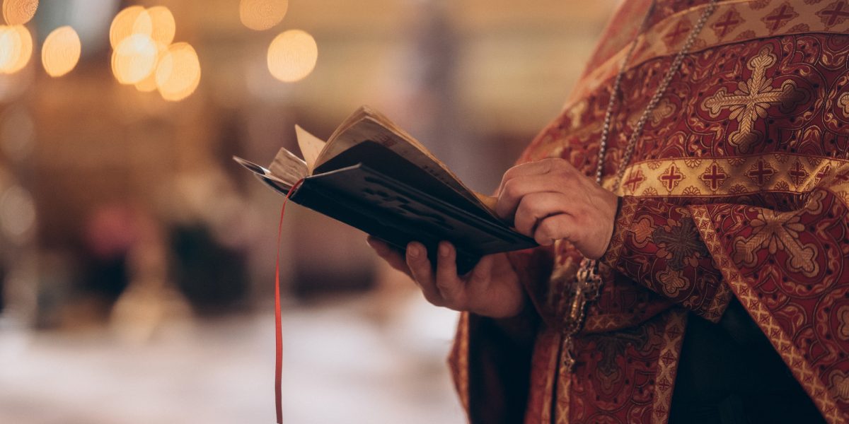 Spovedania, secretul liniștii sufletești? Explicațiile unui preot pe Europa FM