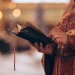 Spovedania, secretul liniștii sufletești? Explicațiile unui preot pe Europa FM