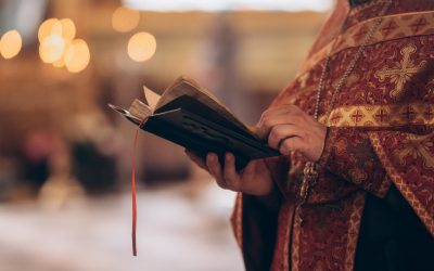 Spovedania, secretul liniștii sufletești? Explicațiile unui preot pe Europa FM