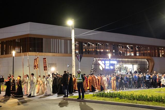 Aproape 3.000 de credincioși, la procesiunea cu epitaf, în Buzău