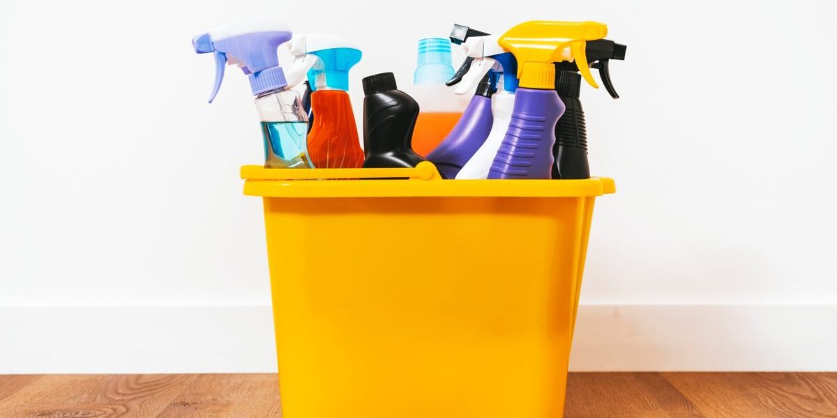 Produsele banale de curățenie, pericol ascuns în casă. Fii atent la ele!