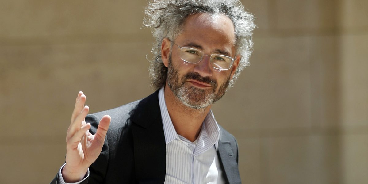 Inteligența artificială (AI) redefinește piața muncii, iar CEO-ul Palantir, Alex Karp, oferă o perspectivă surprinzătoare despre cei care vor prospera în noul context