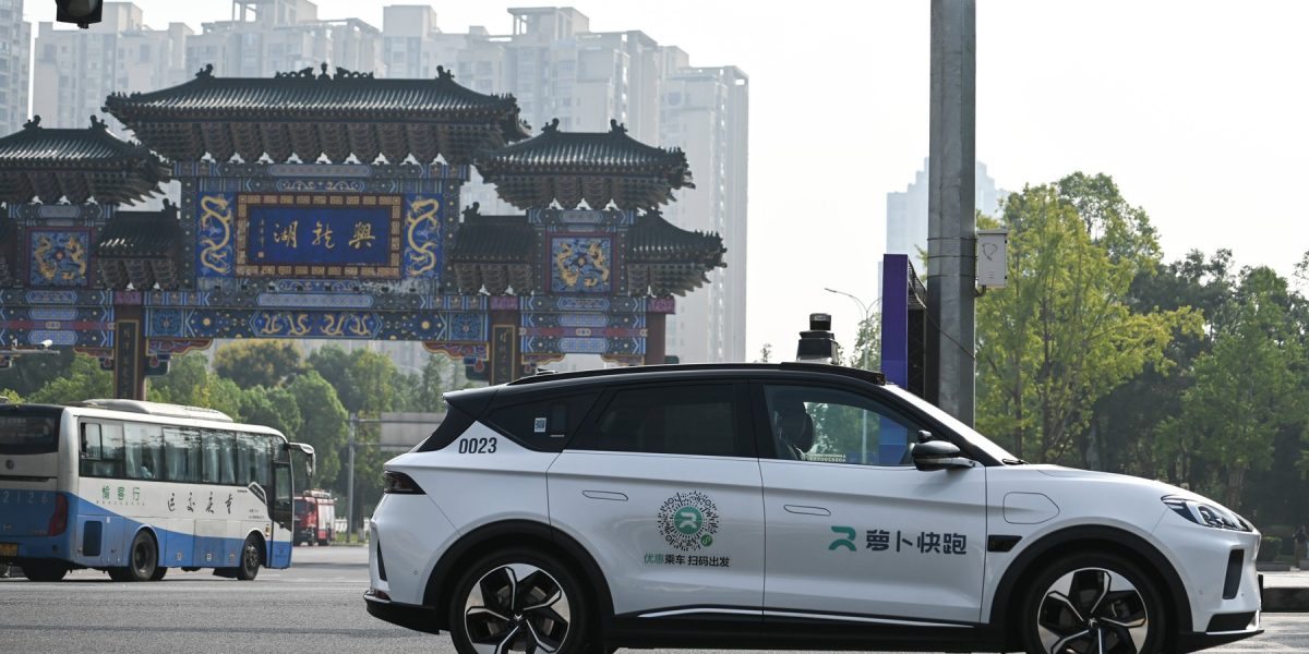 Robotaxiurile au blocat străzile din orașul chinez: „defecțiune de sistem”