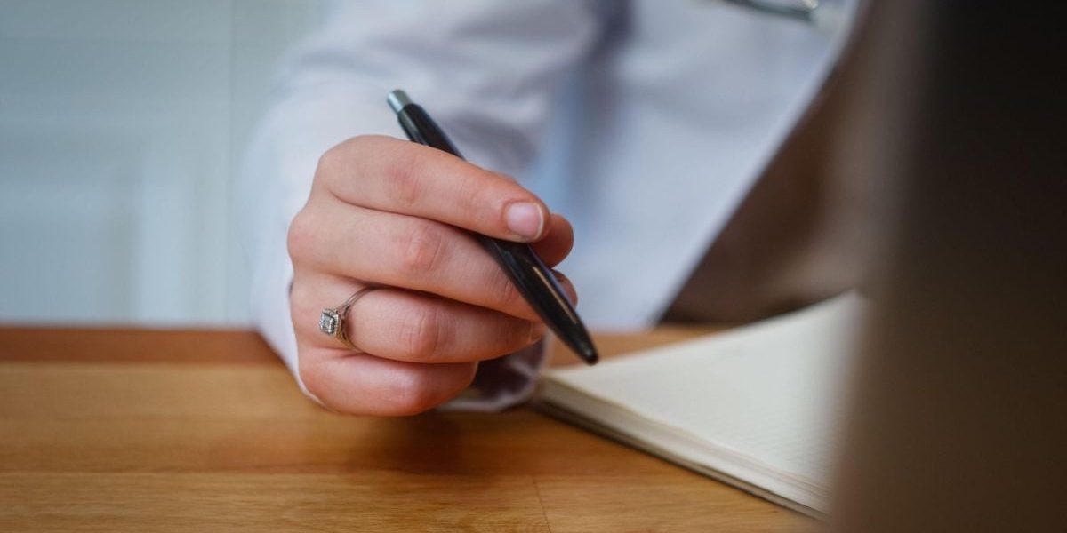 Doctorița italiană, scandal: Refuză să trateze rudele pacientei cu care s-a certat