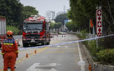 Incendiu devastator: Parcare supraetajată din București, scrum pentru zeci de mașini