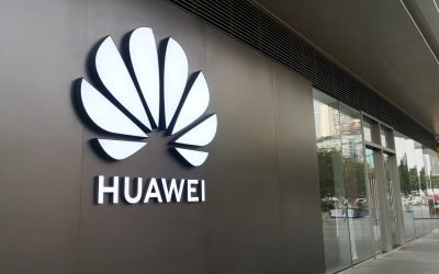 Huawei dă mătăsălă Apple și Samsung: Noul telefon pliabil, un deliciu