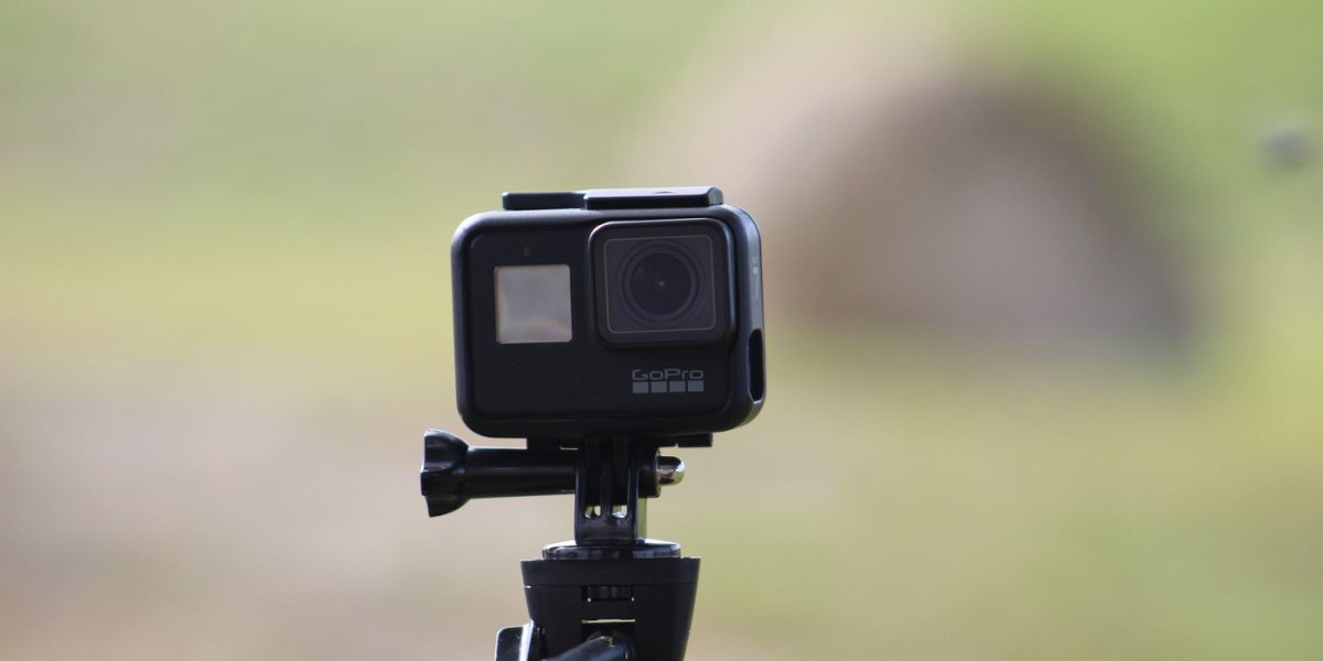 GoPro, simbol al camerelor de acțiune, concediază masiv și se luptă cu supraviețuirea GoPro, odată favorita Wall Street-ului, se confruntă cu o criză majoră