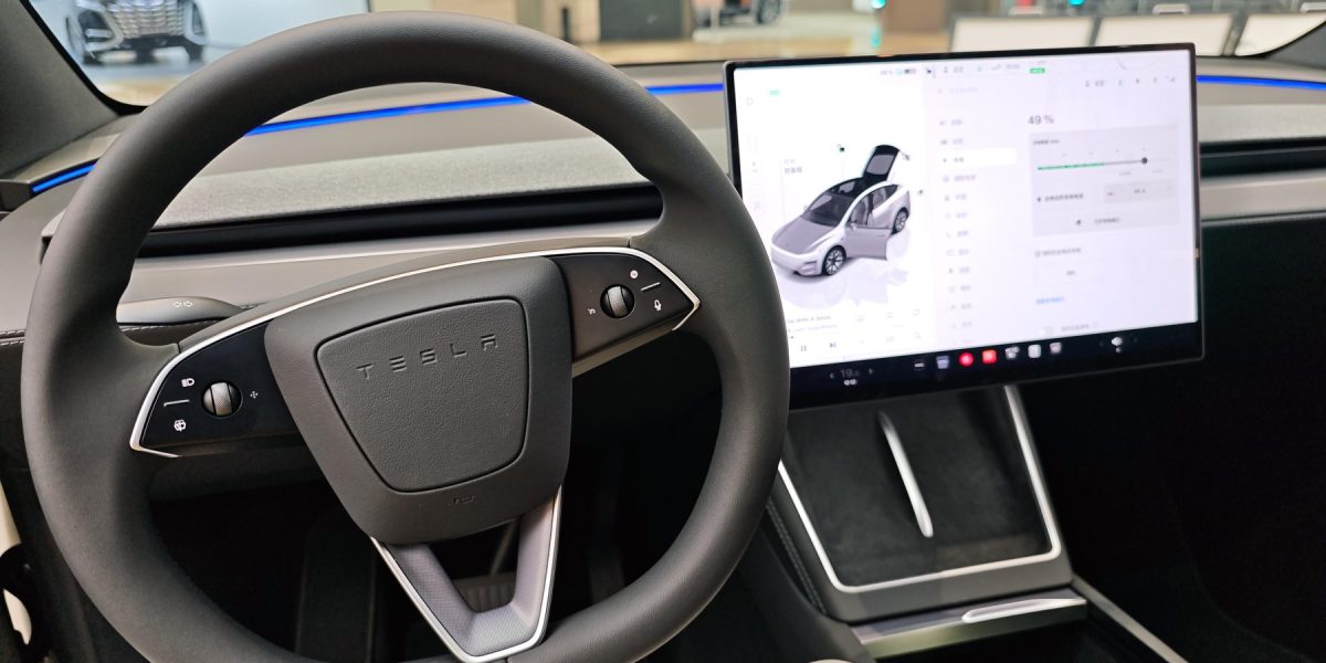 Tesla dezvoltă un SUV electric mai mic și mai accesibil, potrivit surselor familiare cu planurile companiei