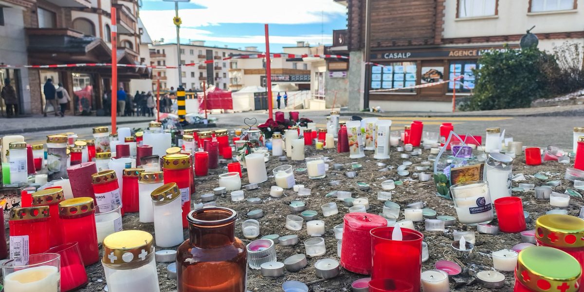 Proprietarii unui bar din Crans-Montana, acuzați în Italia