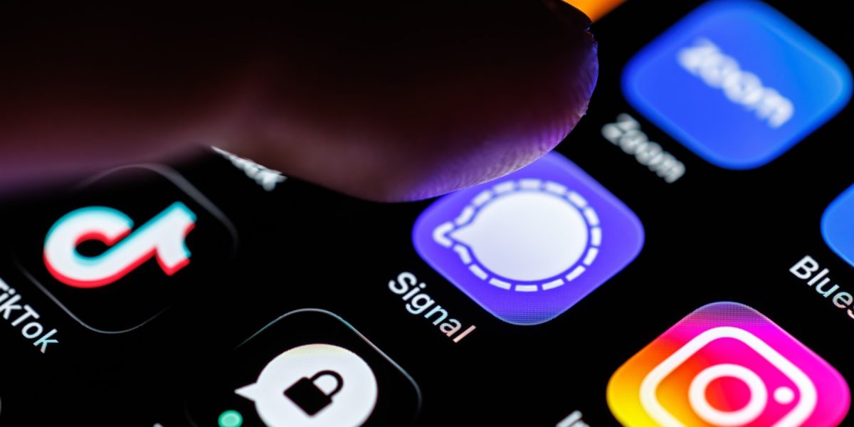 FBI sparge criptarea Signal: Mesaje șterse, recuperate prin iPhone