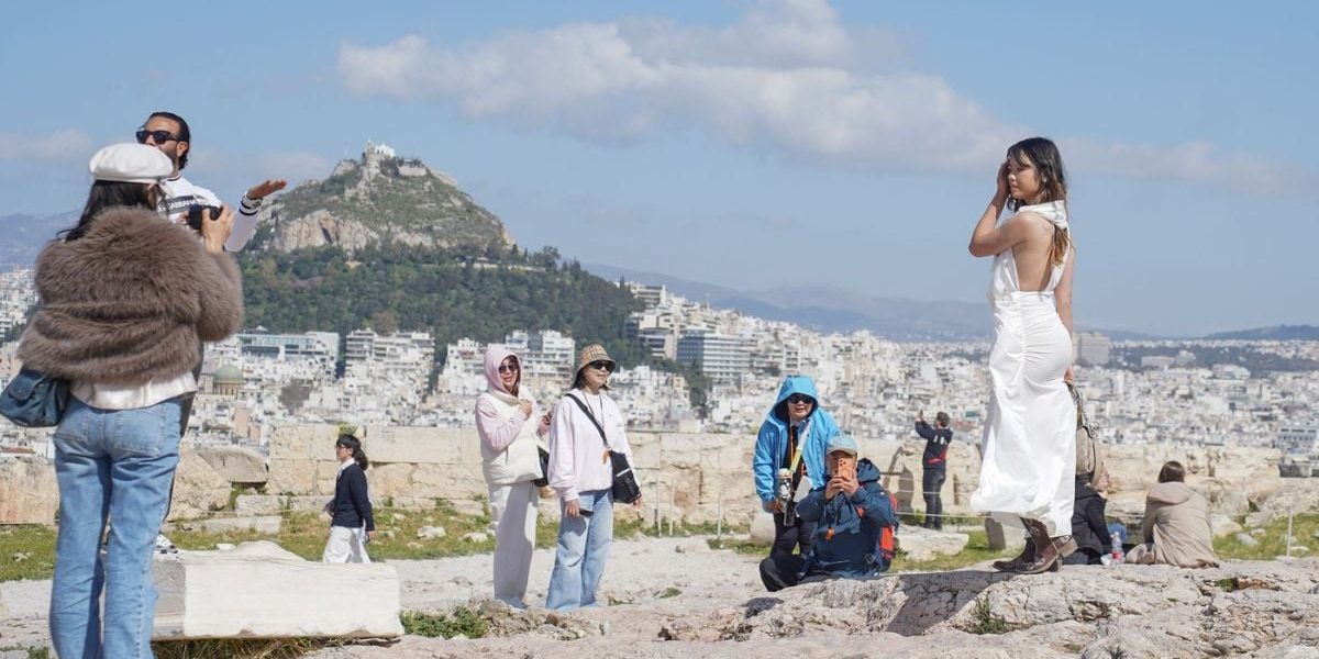 Grecia, reguli noi pentru turiști: Fără țigări și tocuri în 2026