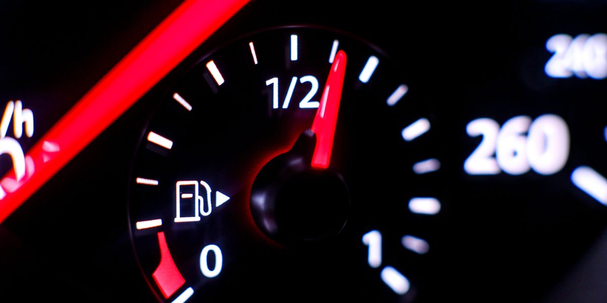 Benzină mai scumpă la Rompetrol: Ce s-a întâmplat la pompă dimineață