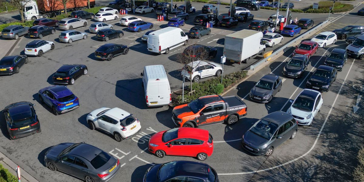 De la Roma la București, războiul din Iran a scumpit carburanții și a scos la iveală dependența Europei de resursele externe Bucureștiul, ca multe alte capitale europene, resimte puternic efectele conflictului din Iran