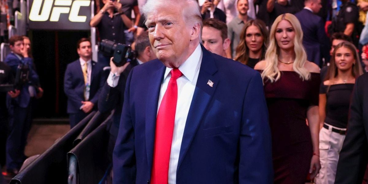 Trump, insensibil la acordul cu Iranul, urmărea UFC: „Câștigăm!”