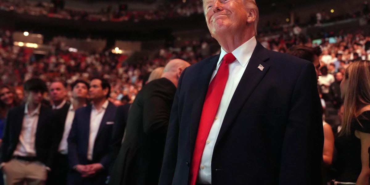 Cum au făcut milioane pariind pe deciziile lui Donald Trump