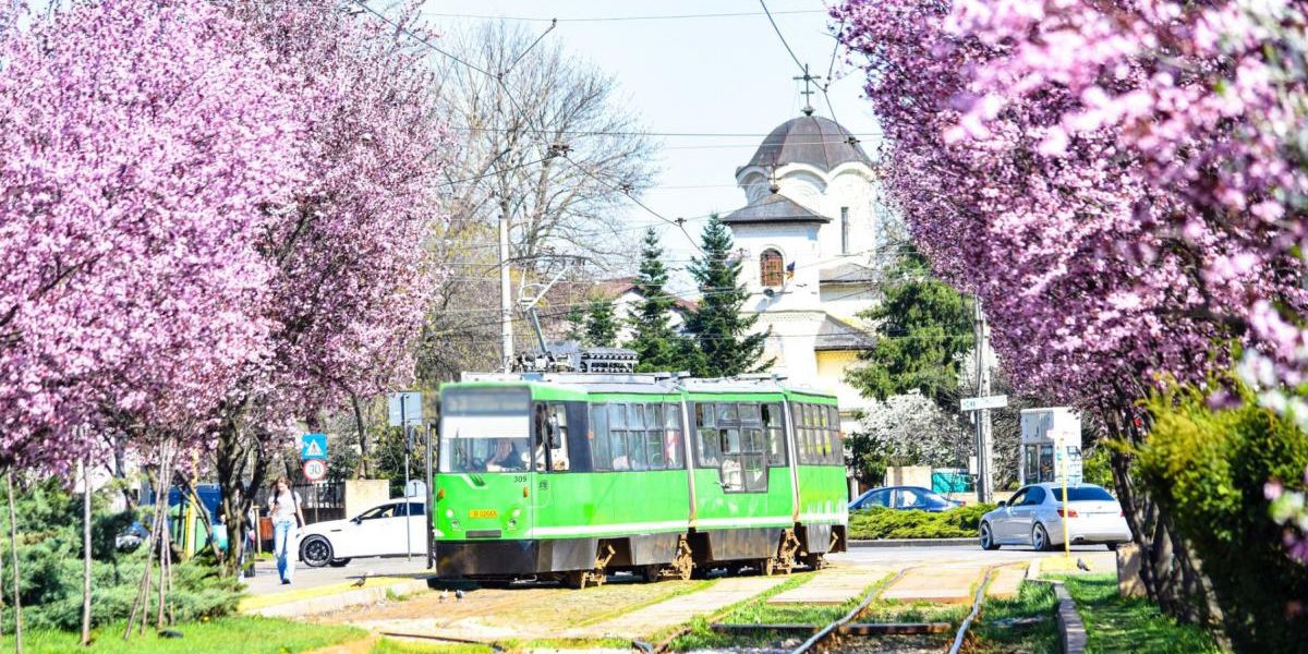 Societatea de Transport București (STB) a anunțat programul mijloacelor de transport public pentru perioada Paștelui 2026, oferind informații detaliate pentru călătorii din Capitală