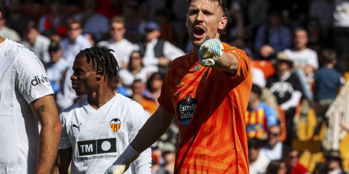 Meciurile din sferturile de finală ale Europa League se joacă joi seară, cu startul de la ora 22:00, transmise LIVE TEXT pe Sport.ro