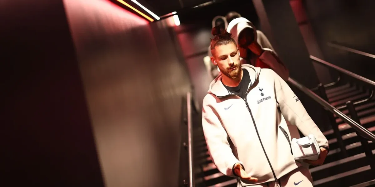 Drăgușin, ca și VÂNDUT de Tottenham? Vine înlocuitor din Premier League!