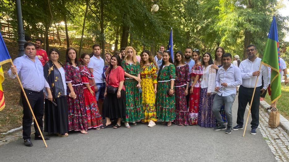 Nicușor Dan Celebrează Ziua Internațională a Romilor și Subliniază Importanța Integrării București – Primarul Capitalei, Nicușor Dan, a transmis un mesaj cu ocazia Zilei Internaționale a Romilor și a sărbătorii etniei romilor din România