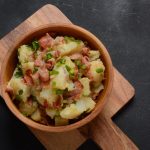Ouăle de Paște salvate: Salată bavareză, un deliciu din bucătăria germană