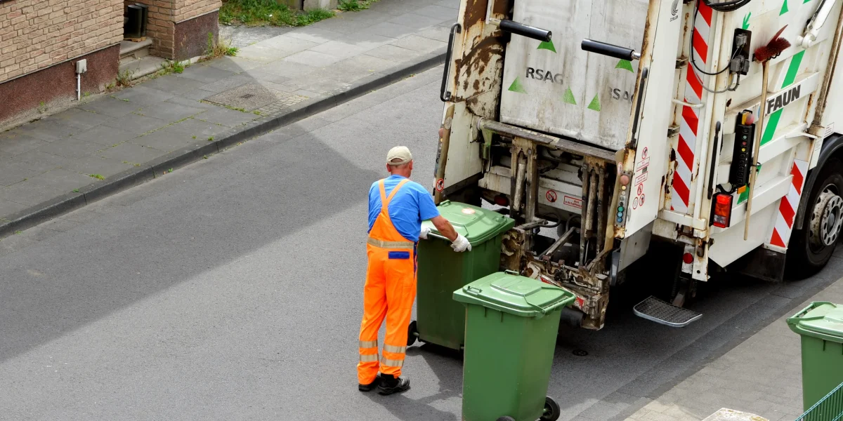 Gunoiul la lupa: București verifică deșeurile. Amenzi pentru proprietari