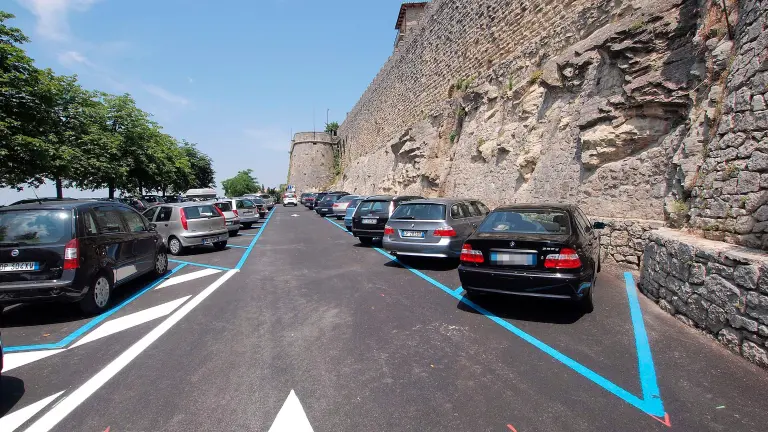 Pumn într-o dispută pentru parcare: Scandal cu victime