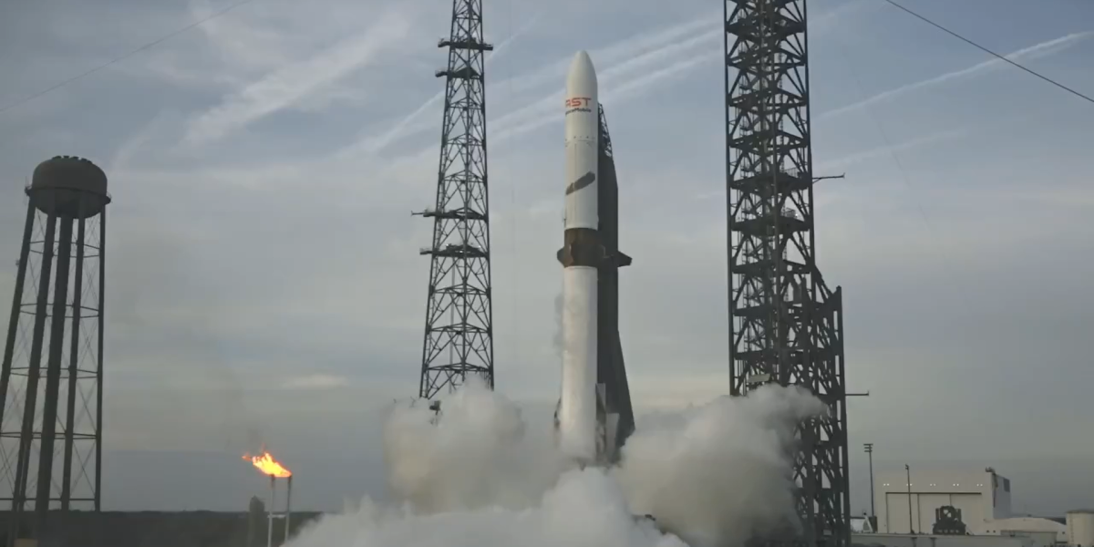 Blue Origin, reușită istorică: New Glenn aterizează motor refolosit, șoc pentru SpaceX