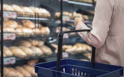 Pâine, lapte, ouă: Scumpiri-șoc după Paște. Producătorii anunță, românii se tem