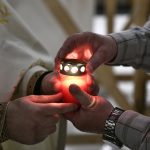 Sfânta Lumină de la Ierusalim va ajunge în România: O Cursă Specială va Transporta Lumina Sfântă Bucurie pentru credincioșii ortodocși din România: Sfânta Lumină de la Ierusalim va fi adusă în țară în Sâmbăta Mare, printr-o cursă specială