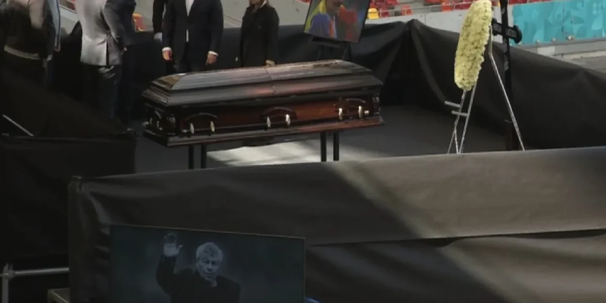 Anghel Iordănescu și Edward Iordănescu au adus un ultim omagiu lui Mircea Lucescu la Arena Națională, joi, în București