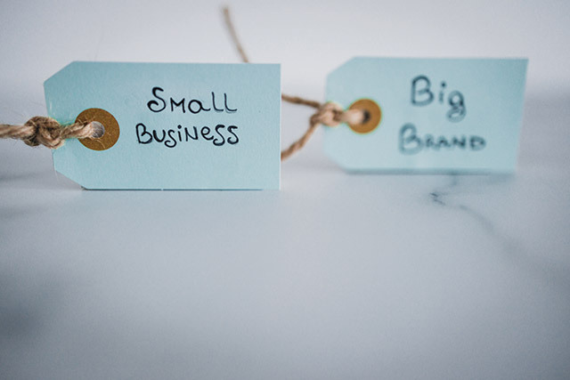 Branduri românești: Strategia „David vs. Goliat” în lupta cu giganții