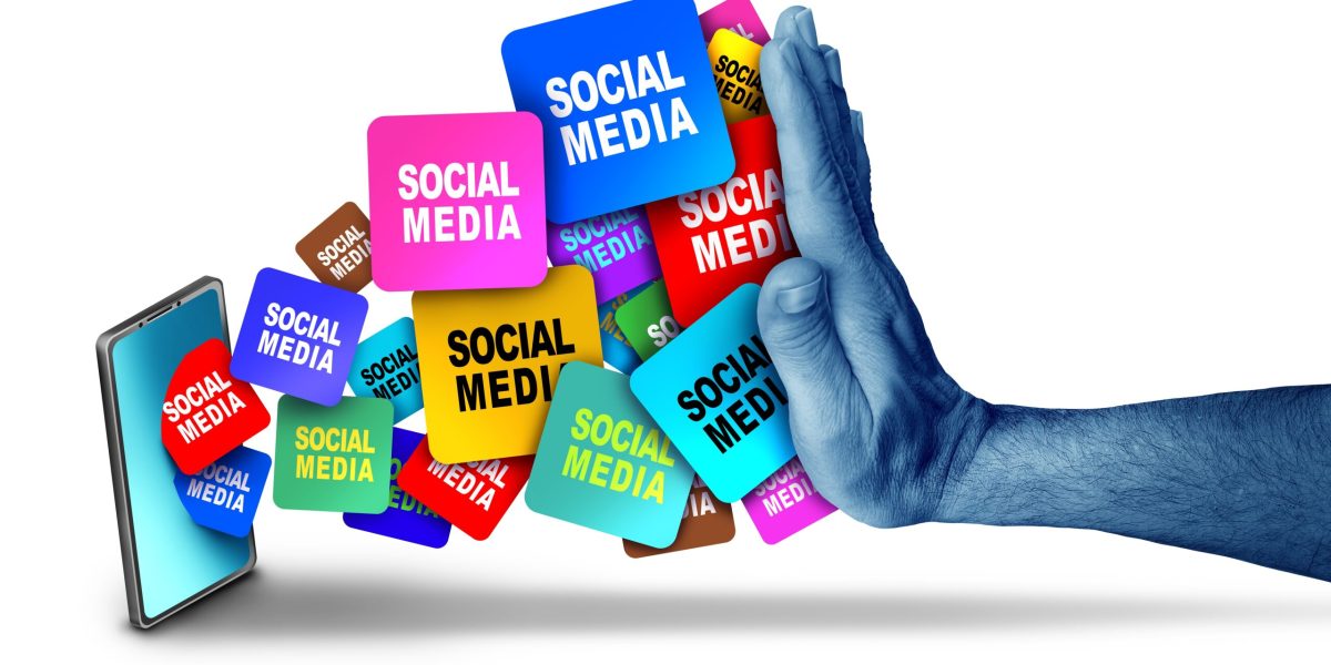 Utilizatorii de social media s-au plictisit: De ce nu mai sunt activi online?