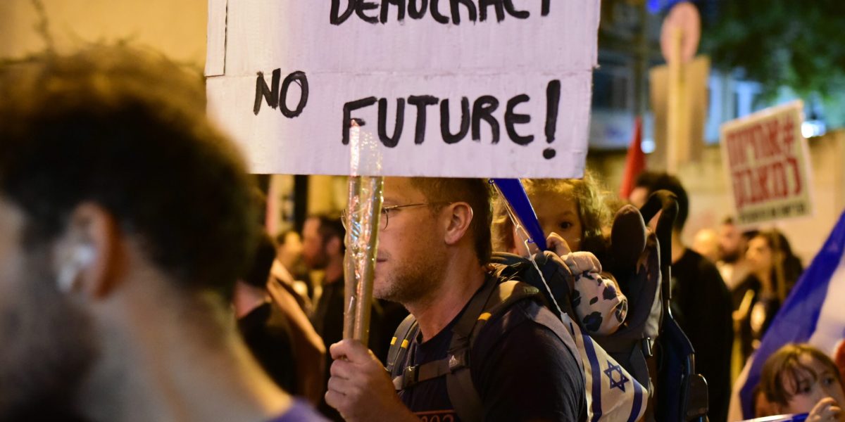 Scoruri îmbunătățite pentru democrație la nivel global, cu excepția S.U.A