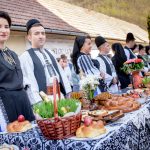 Statu la vase de-a lungul timpului: Tradiția pascală revine în România