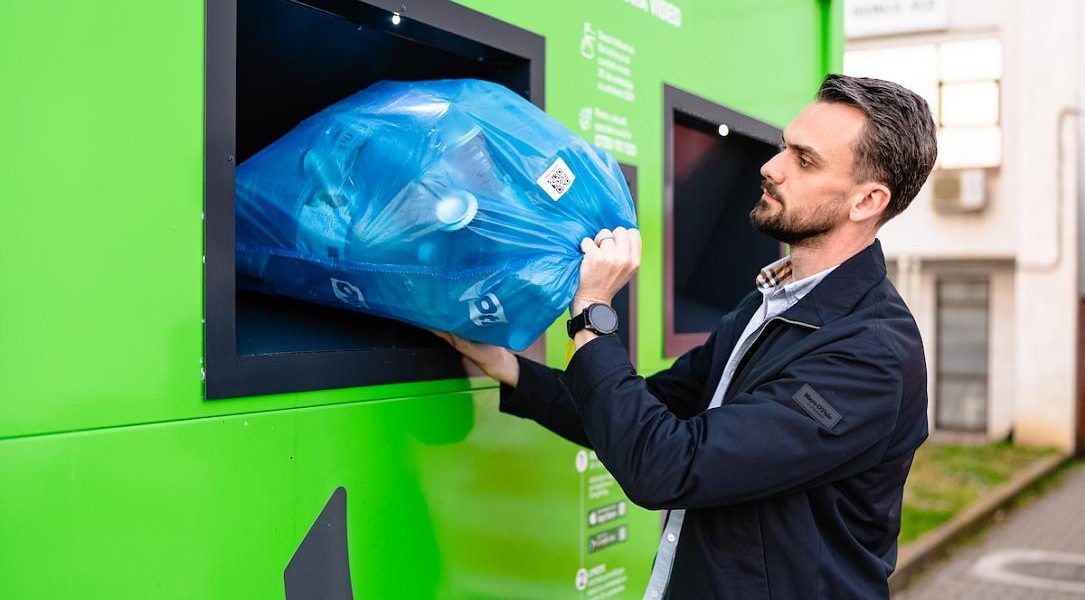 IZI, soluția de reciclare din România, ajunge la un milion de pachete colectate