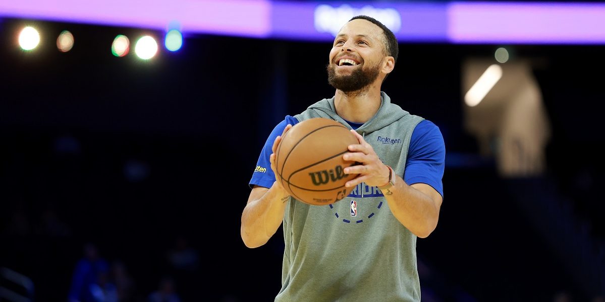 STEPH CURRY REAPARE PE PARCHET: VEDETA WARRIORS REVINE DUMINICĂ DUPĂ O LUNGĂ ABSENȚĂ București – Fanii baschetului vor avea parte de o surpriză plăcută duminică seara