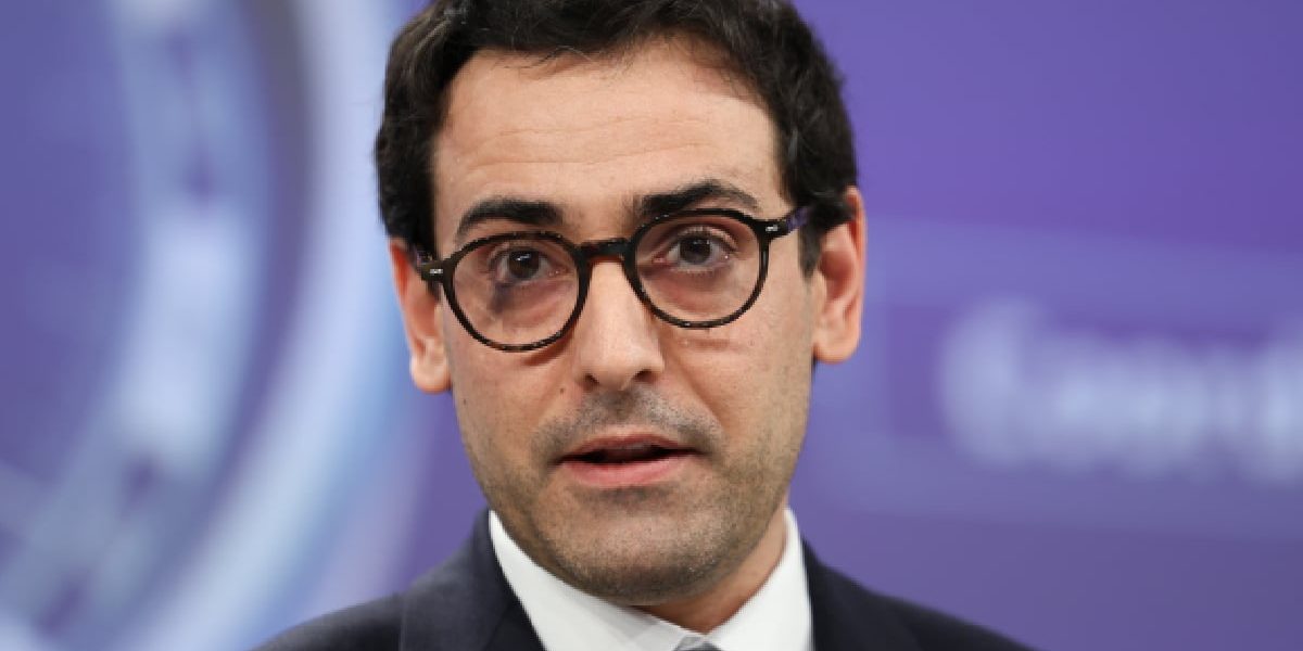 Avem nevoie URGENT de investiții străine în România, spun experții