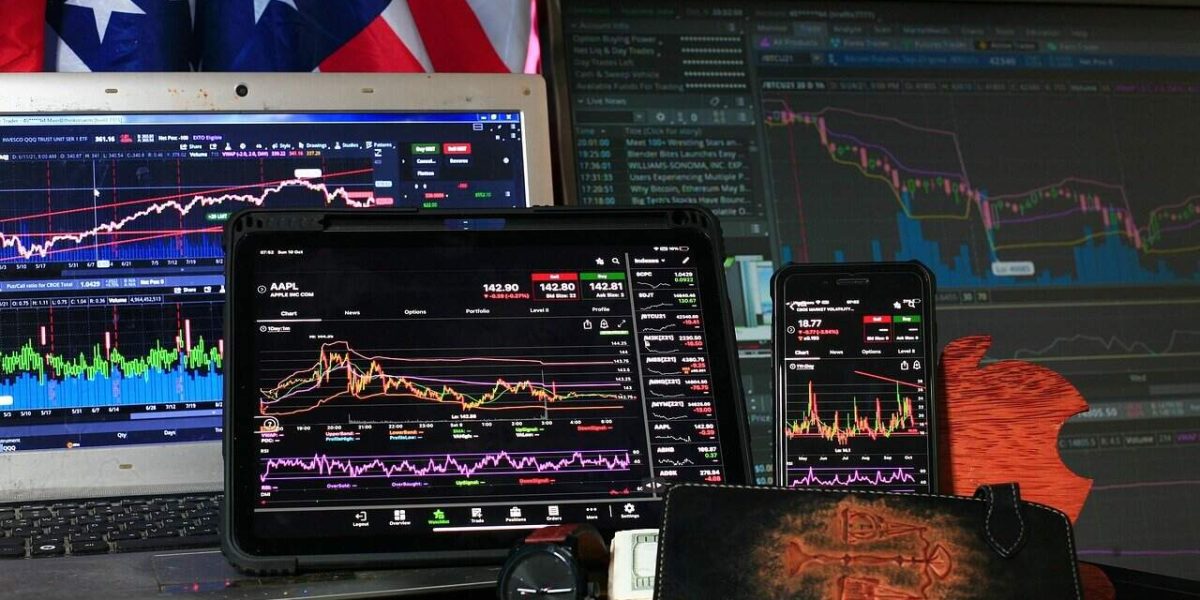 Prețurile petrolului s-au prăbușit drastic miercuri, în urma anunțului președintelui SUA, Donald Trump, privind un armistițiu de două săptămâni cu Iranul