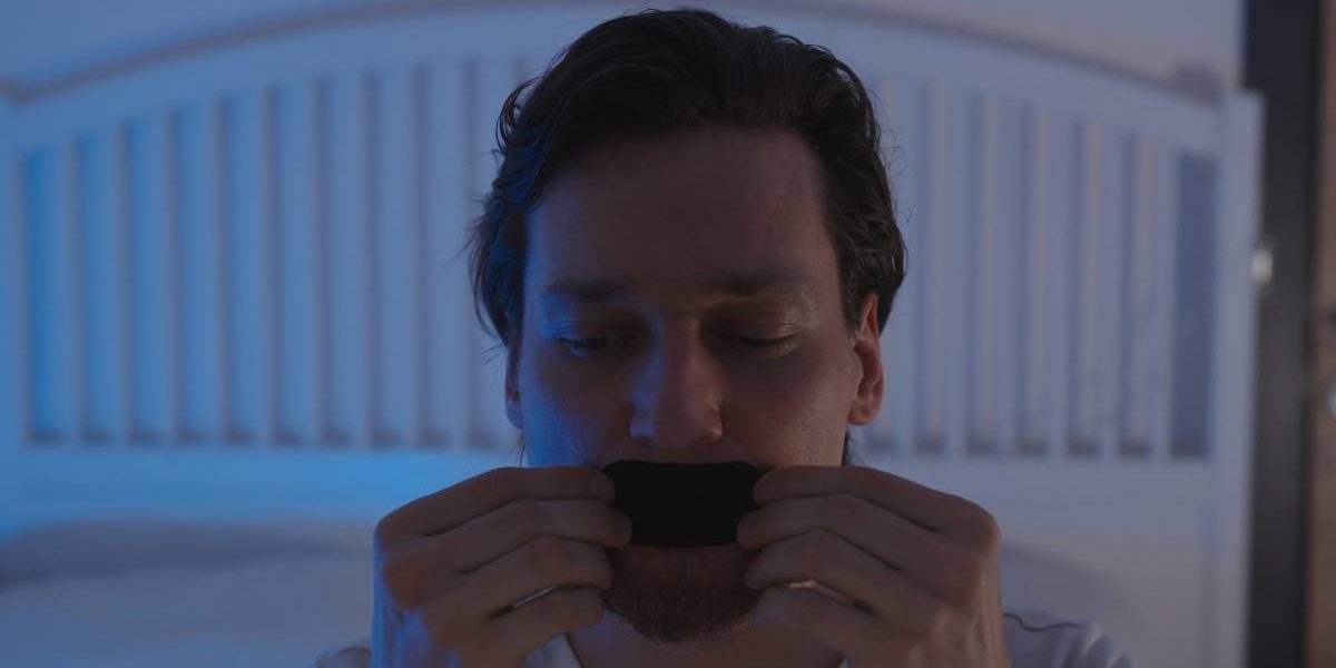 Își lipsește gura înainte de somn? Un detaliu bizar, dezvăluiri grele