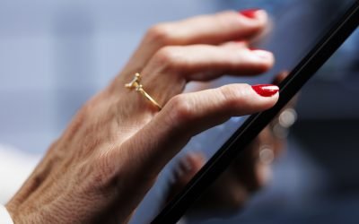 Câte lucruri NU trebuie să păstrezi niciodată în telefon